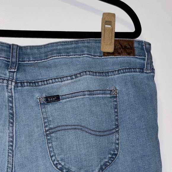 Lee Women's Straight Leg Jeans - Soft Blue - Picture 3 of 5